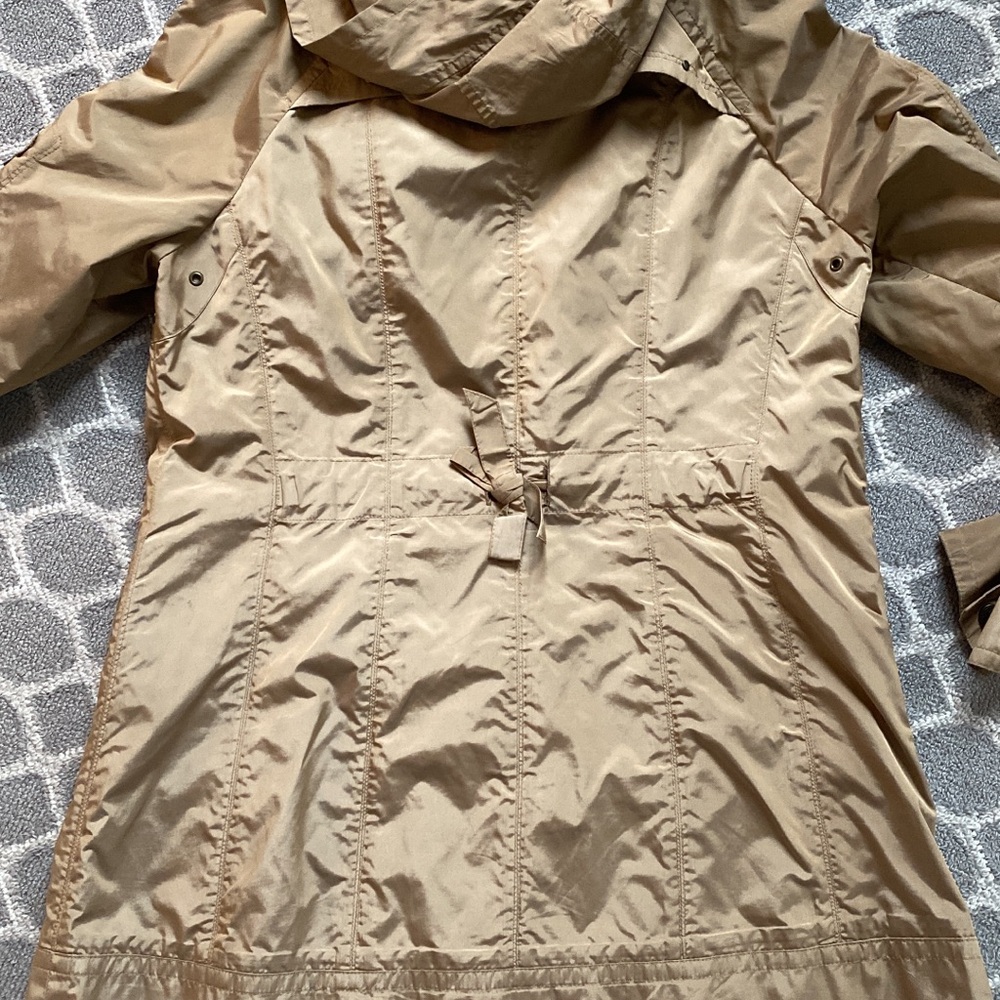 Cole haan raincoat gorgeous detail!